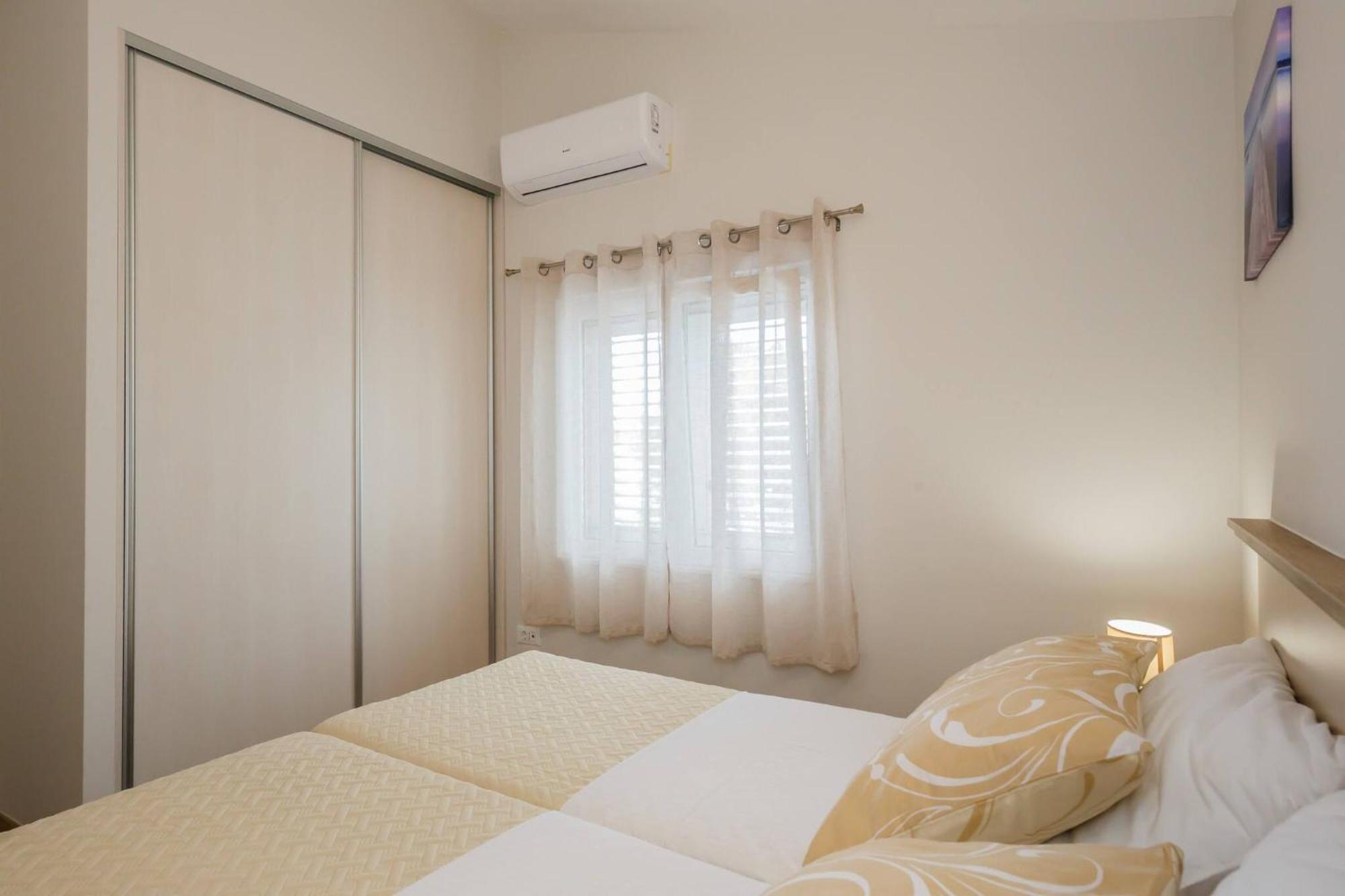 Apartmani Savin Brodarica Kültér fotó